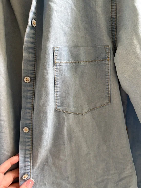 Victoria's Secret Light Wash Denim Shirt Jacket - Picture 5 of 7